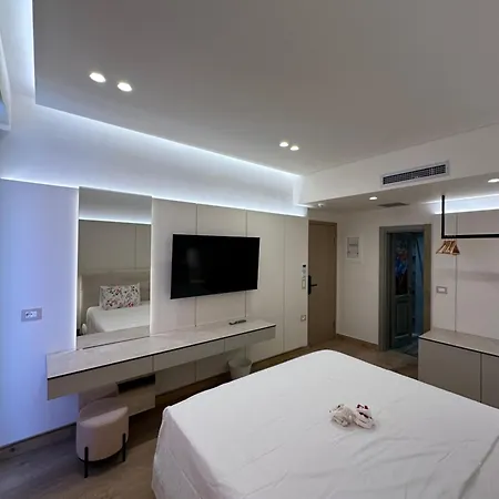 Manolo & Jolie Luxury Hotel Himarë