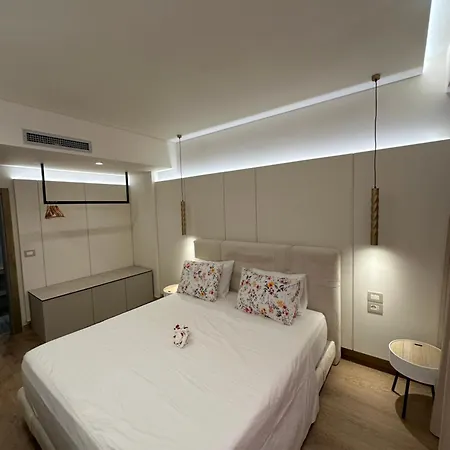 Manolo & Jolie Luxury 3* Himare