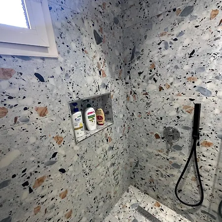 Manolo & Jolie Luxury Hotel