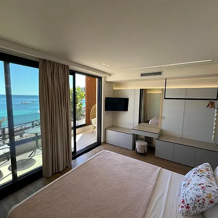 Manolo & Jolie Luxury