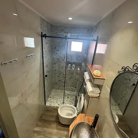 Manolo & Jolie Luxury Hotel Himarë