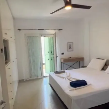 Manolo & Jolie Luxury