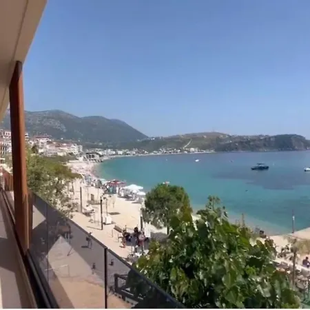 Manolo & Jolie Luxury Himare