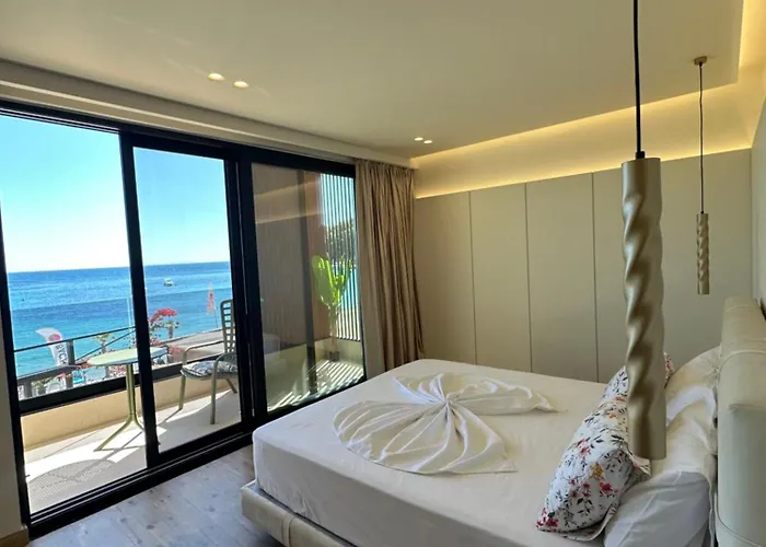 Manolo & Jolie Luxury Hotel