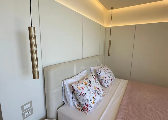 Manolo & Jolie Luxury 3* Himare