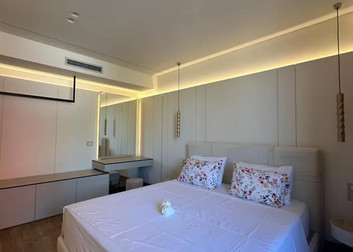 Manolo & Jolie Luxury Hotel Himare
