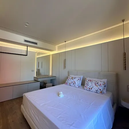 Manolo & Jolie Luxury Hotel Himarë